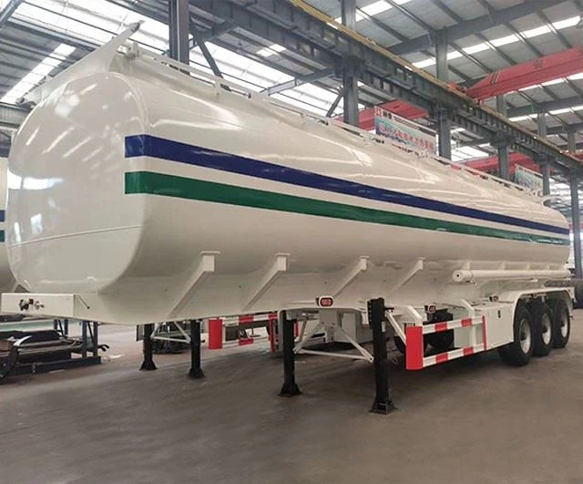 三軸燃料タンカー トレーラー