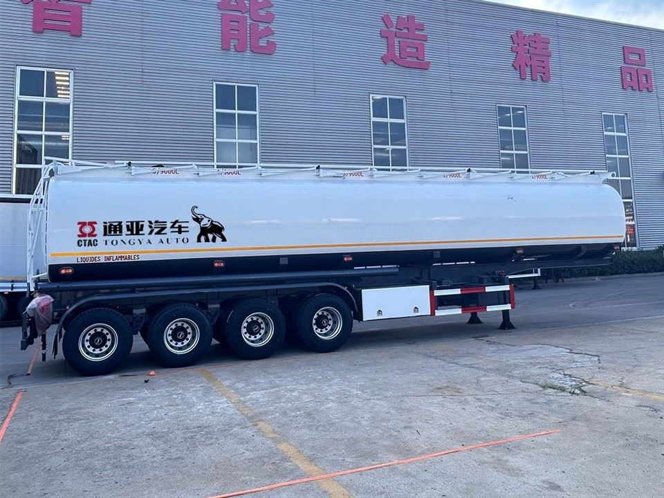 販売のための4車軸燃料タンカーセミトレーラー
