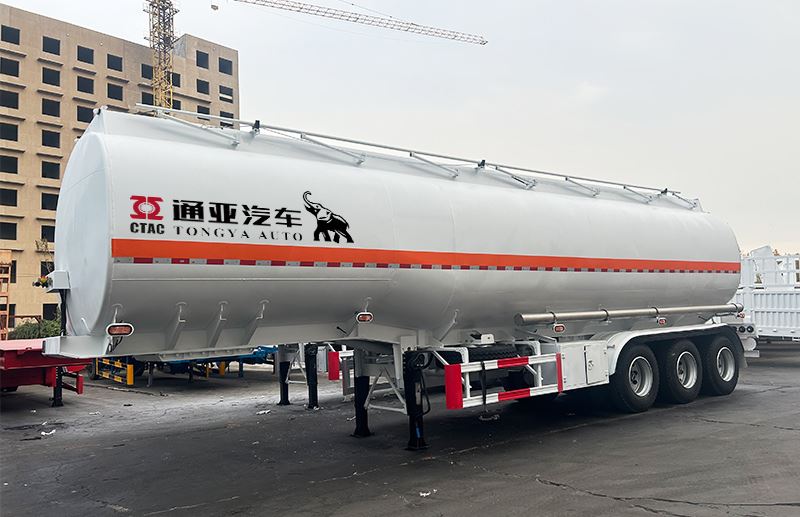 3車軸45000リットル燃料タンカーセミトレーラー